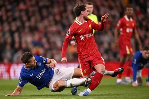 لجنة الحكام في بريميرليج تقر أحقية طرد تاركوفسكي بعد واقعة ماك أليستر